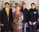 Поздравление педагогов-ветеранов школы с Днем учителя