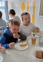 Завтраки в школьной столовой: